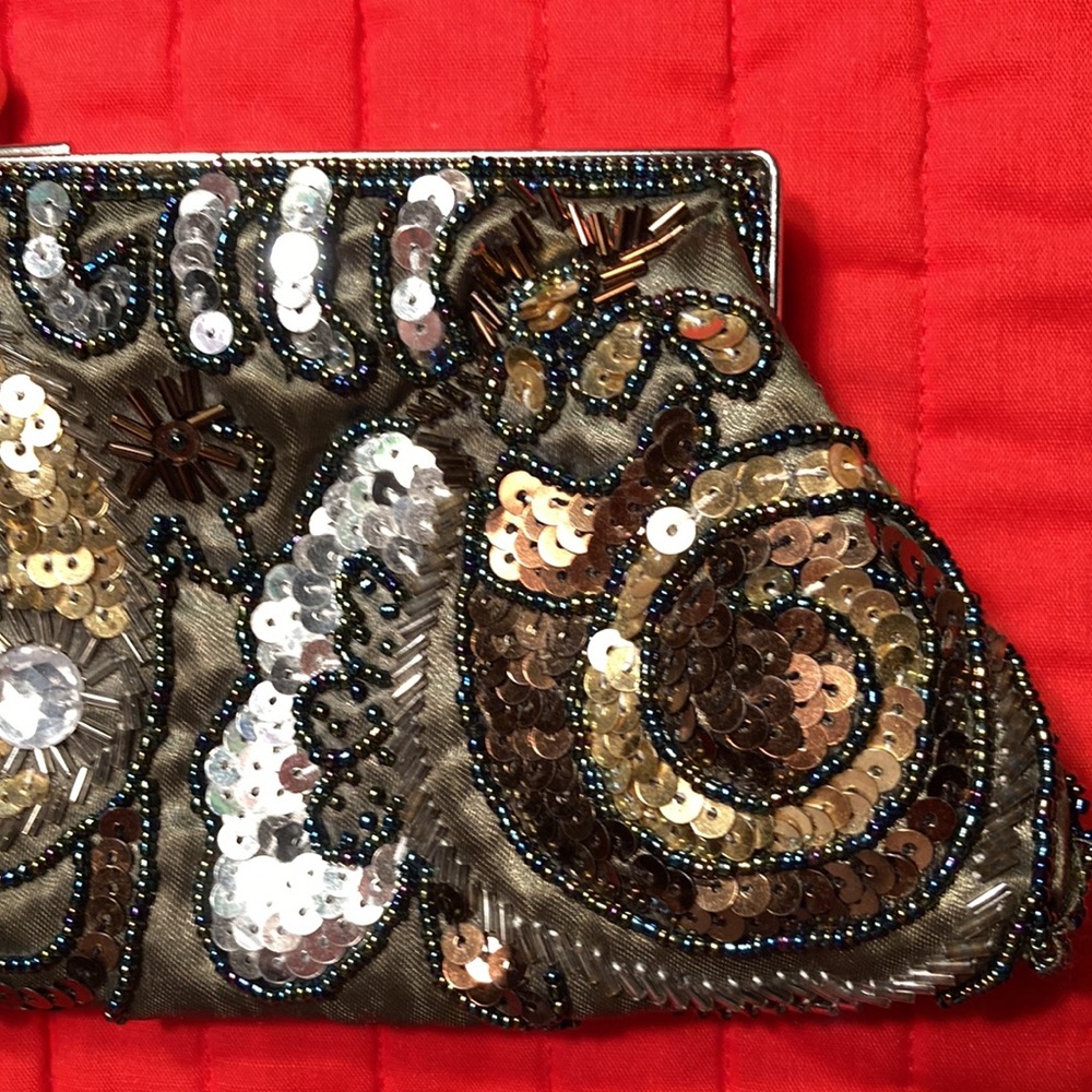 BEADED EVENING BAG perfect condition, fits phone, glasses, etc. $35 - Picture 9 of 11
